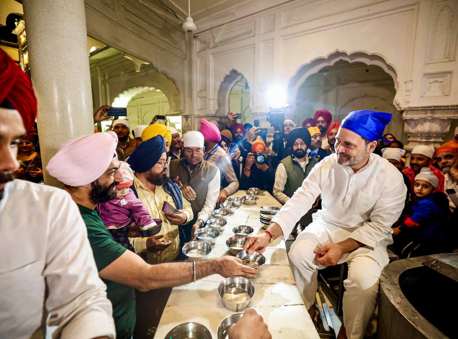 Rahul Gandhi performing seva at Sri Harmandir Sahib in Amritsar