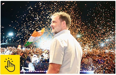 Launching the Chhatron Ki Goonj movement for education reform at a mega rally in Kota.
